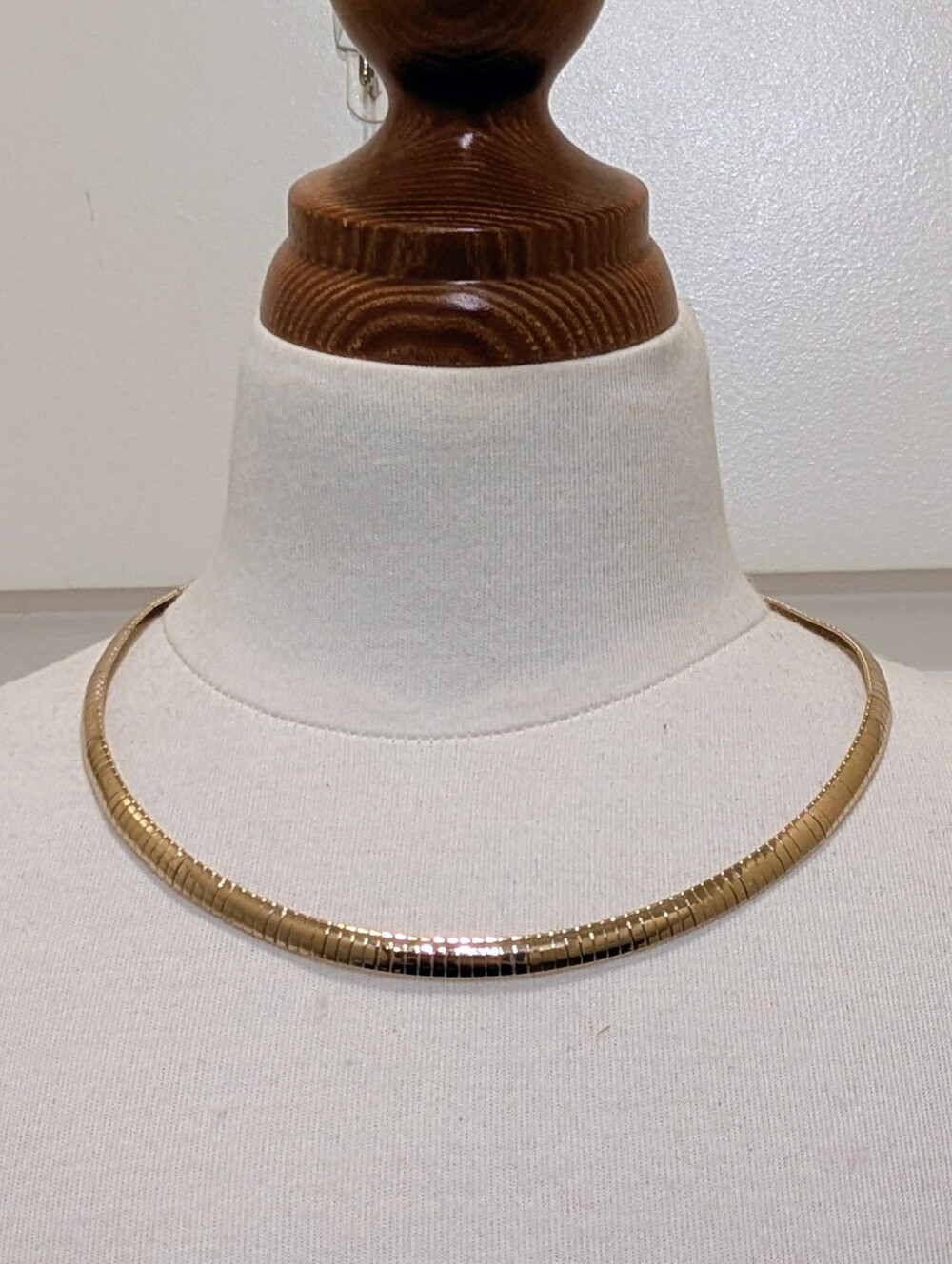 EUC 19" 80s Goldtone Flat Snake Chain Necklace with Fold Over Clasp